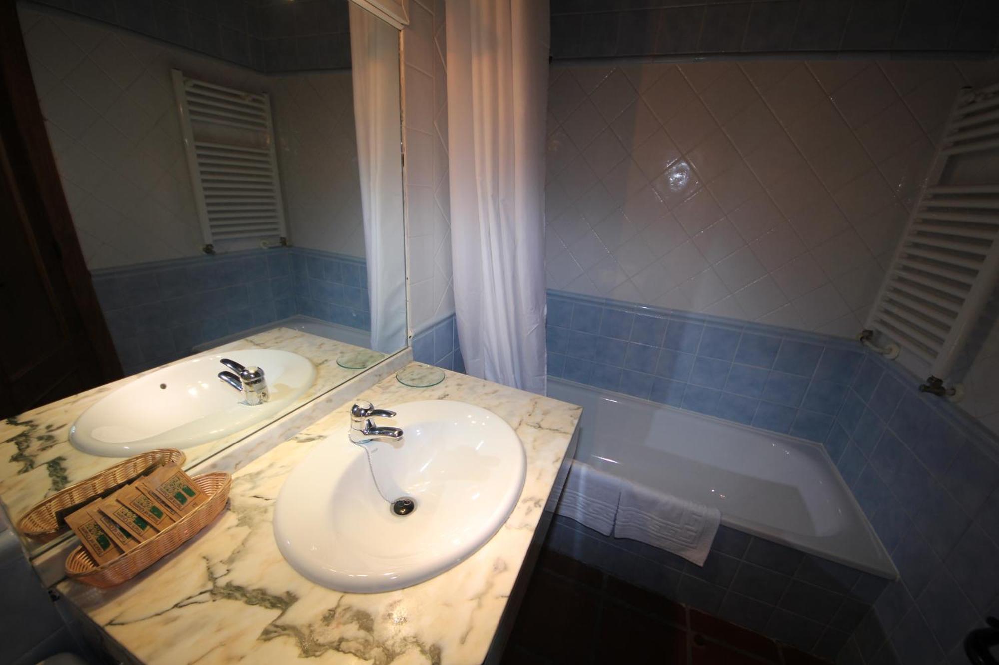 La Hospederia Del Silencio Aparthotel Robledillo de la Vera Rum bild